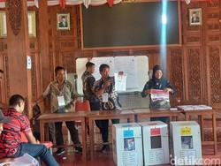 Ganjar-Mahfud Menang Telak di TPS FX Rudy Nyoblos