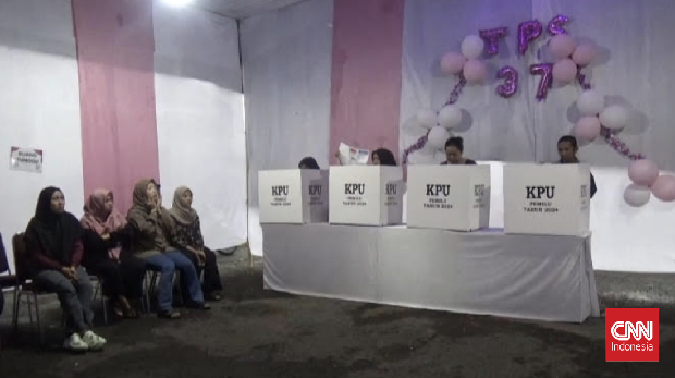 Tempat pemungutan suara (TPS) unik Pemilu 2024 terlihat di salah Satu Perumahan tepatnya di perumahan Prima Nagrak Nusantara di Desa Nagrak, Kecamatan Cianjur, Kabupaten Cianjur, Rabu, (14/02/2024).