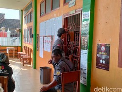 Penghitungan Suara di TPS Ketua TKD Prabowo-Gibran Aceh Tertutup