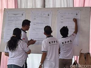 Dekan FKUI Soroti 27 Petugas KPPS yang Meninggal di Pemilu 2024 Dekan FKUI Soroti 27 Petugas KPPS yang Meninggal di Pemilu 2024