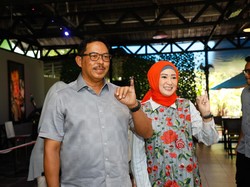 Nyoblos di Semarang, Pj Gubernur Jateng Nana Sudjana Jadi Pemilih Pemula