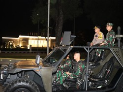 TNI-Polri Gelar Patroli Skala Besar di Jakpus Jelang Pencoblosan