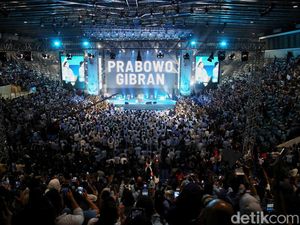 Potret Istora Senayan Membiru Saat Pidato Prabowo-Gibran