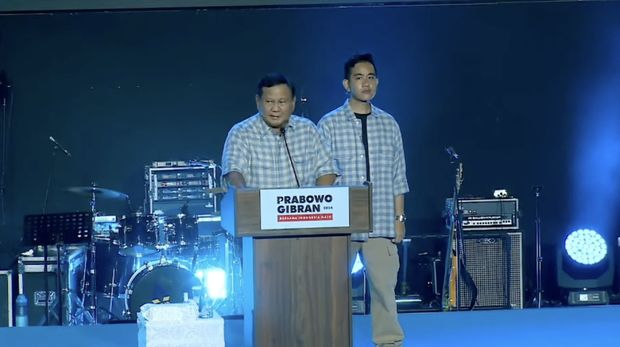 Pasangan calon nomor urut 2 Prabowo Subianto dan Gibran Rakabuming Raka di Istora Senayan, Jakarta, Rabu (14/2).