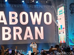 Relawan Riuh Saat Prabowo Sebut Nama Jokowi dalam Pidatonya
