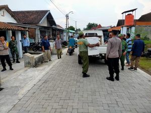 Cerita TPS di Magetan Pindah Dadakan gegara Pemilik Lokasi Meninggal Cerita TPS di Magetan Pindah Dadakan gegara Pemilik Lokasi Meninggal
