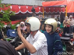Raffi Ahmad dan Nagita Slavina Boncengan Naik Vespa ke TPS