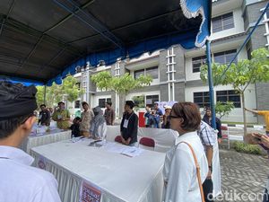 UGM Libatkan Mahasiswa Jadi Panitia TPS Khusus: Jadi Pendidikan Politik UGM Libatkan Mahasiswa Jadi Panitia TPS Khusus: Jadi Pendidikan Politik