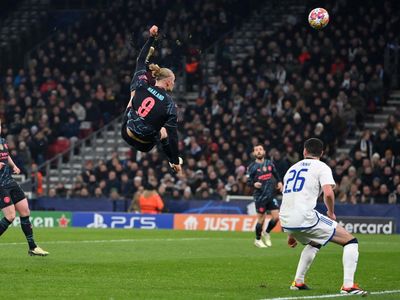 Salto Keren Erling Haaland Ini Kurangnya Cuma Satu... Tidak Gol