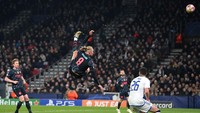 Bola lalu meluncur ke arah gawang FC Copenhagen. Foto: Getty Images/Justin Setterfield