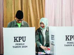 Sandiaga Nyoblos Bareng Istri dan Ortu: Pemenangnya Rakyat Indonesia