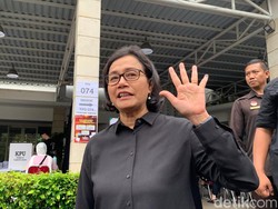 4 Menteri RI Kompak Kenakan Outfit Hitam Saat Nyoblos