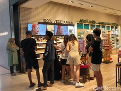 Promo Pemilu Bikin Mall di Solo Diserbu Pengunjung, Antrean Mengular