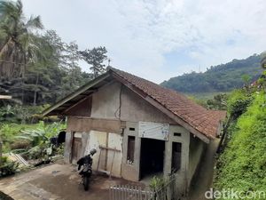 Pesan untuk Presiden Terpilih dari Warga Kampung di Jurang Cadas Pangeran Pesan untuk Presiden Terpilih dari Warga Kampung di Jurang Cadas Pangeran