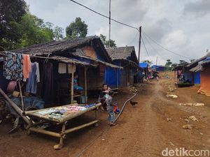 4 Tahun di Pengungsian, 273 Korban Banjir Lebak Tak Kunjung Direlokasi 4 Tahun di Pengungsian, 273 Korban Banjir Lebak Tak Kunjung Direlokasi