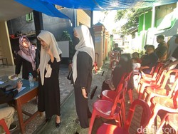 Logistik Pemilu di TPS 31 Paropo Makassar Belum Tiba, Warga Menunggu