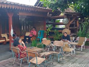 Nyoblos Santuy, TPS di Gayamprit Klaten Ditata Mirip Kafe