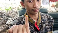 Potret Penggunaan Tinta Kunyit di Kampung Benda Kerep Cirebon