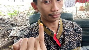 Potret Penggunaan Tinta Kunyit di Kampung Benda Kerep Cirebon