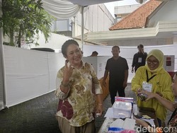Pose 2 Jari Usai Nyoblos, Titiek Soeharto Optimistis Pilpres Satu Putaran