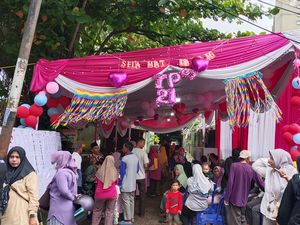 Usai Nyoblos di TPS Bertema Valentine, Pemilih Dapat Coklat-Doorprize