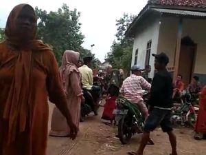 Beredar Video Emak-emak Ditolak Nyoblos di TPS Sampang