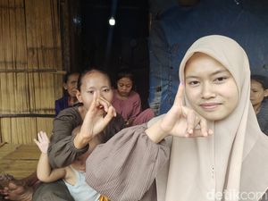 Cerita Warga di Lebak Banten Tempuh 1,5 Km buat Nyoblos Pemilu 2024