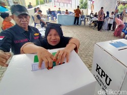 Cerita Pasutri Tunanetra di Lampung Bingung Pindah TPS yang Jauh dari Rumah