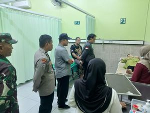 18 Petugas Pemilu di Blitar Tumbang, Kelelahan Saat Hitung Suara 18 Petugas Pemilu di Blitar Tumbang, Kelelahan Saat Hitung Suara