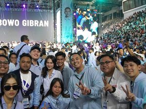 Momen Arhan dan Azizah Hadiri Pidato Kemenangan Prabowo di Istora Senayan