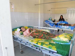Belasan Petugas KPPS Gorontalo Dirawat Inap Gegara Kelelahan Belasan Petugas KPPS Gorontalo Dirawat Inap Gegara Kelelahan