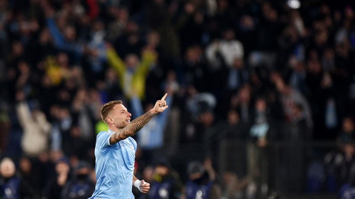 Soccer Football - Champions League - Lazio v Bayern Munich - Stadio Olimpico, Rome, Italy - February 14, 2024 Lazios Ciro Immobile celebrates scoring their first goal REUTERS/Guglielmo Mangiapane