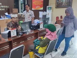 Kartika Sari Kehilangan Motor Saat Bersihkan Jalan Depan RS Mata Palembang