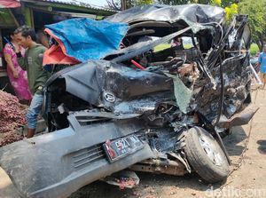 Kecelakaan Maut Pikap Vs Truk di Probolinggo Tewaskan 3 Orang