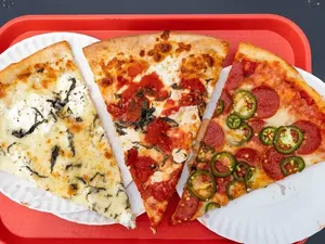 Narapidana Bisa Jajan Es Krim hingga Pizza di Supermarket Penjara Ini Narapidana Bisa Jajan Es Krim hingga Pizza di Supermarket Penjara Ini