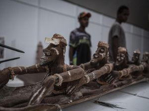 Melihat 1.200 Koleksi Museum Kebudayaan dan Kemajuan Asmat Melihat 1.200 Koleksi Museum Kebudayaan dan Kemajuan Asmat