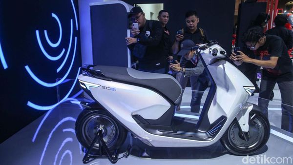 Lihat Lebih Dekat Motor Listrik Honda SC e: Concept