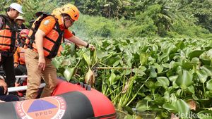 Plh Gubernur Jawa Timur Susuri Kali Buntung Cari Penyebab Banjir