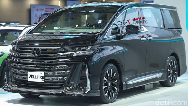 Lihat dari Dekat si Mewah Toyota Vellfire Hybrid, Harga Rp 1,8 M