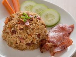 Resep Nasi Goreng Daging Asap yang Gurih Mantap Untuk Sarapan
