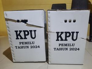 Oknum Caleg di Sidrap Ngamuk Rusak TPS Pakai Samurai, KPU Serahkan ke Polisi Oknum Caleg di Sidrap Ngamuk Rusak TPS Pakai Samurai, KPU Serahkan ke Polisi