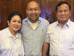 Momen Titiek Unggah Foto Semringah Bersama Prabowo dan Didit