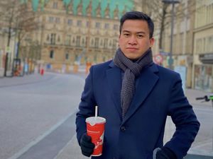 Agung Surahman, Sekpri Prabowo Subianto Saat Pamer Momen Kuliner