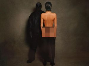 Bianca Censori Tampil Vulgar demi Promo Album Vultures 1 Milik Kanye West? Bianca Censori Tampil Vulgar demi Promo Album Vultures 1 Milik Kanye West?