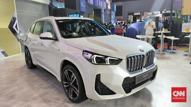 iX1 eDrive20 M Sport, SUV listrik terkecil BMW, tampil di Indonesia International Motor Show (IIMS) 2024.