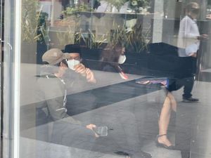 Bupati Sidoarjo Gus Muhdlor Penuhi Panggilan KPK Bupati Sidoarjo Gus Muhdlor Penuhi Panggilan KPK