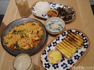 Dandia Coffee: Makan Nasi Ayam Tangkap Ditemani Segarnya Teh Tarik Dandia Coffee: Makan Nasi Ayam Tangkap Ditemani Segarnya Teh Tarik