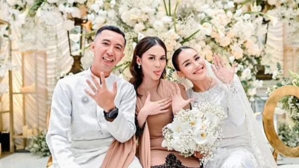 7 Potret Dinar Salsa, Calon Adik Ipar Ayu Ting Ting yang Tak Kalah Cantik