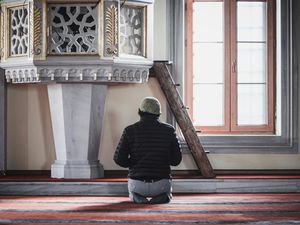 Bacaan Sholawat Ibrahim dan Keutamaannya Bacaan Sholawat Ibrahim dan Keutamaannya