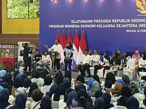 Tanda Tanya Jokowi soal Seblak Memancing Tawa Ibu-ibu Bekasi